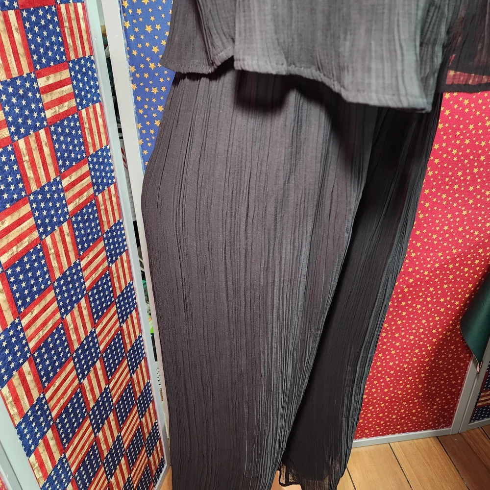 **Express Black Pleated Wide-Leg Jumpsuit** - Picture 3 of 11